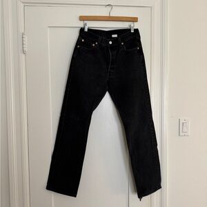 PERFECT Vintage Levi’s 501s size 28